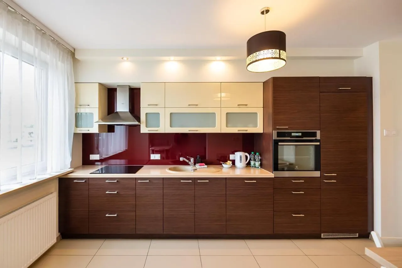 Metro Kondratowicza Spacious Apartment Warszawa